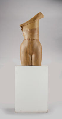 Heide Breuer (geb. 1942, Baden bei Wien), Skulptur: Frauenfigur - Jugendstil & Angewandte Kunst des 20. Jahrhunderts