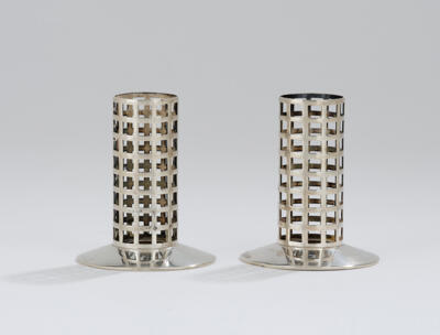 Josef Hoffmann, a pair of small silver vases (or “toothpick holders”), Wiener Werkstätte, c. 1904 - Secese a umění 20. století