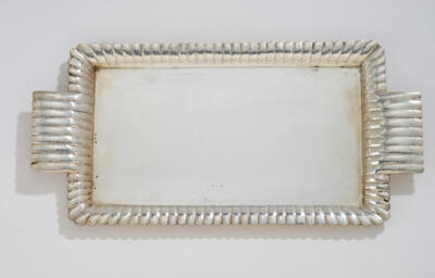 A silver tray with handles, Jarosinski & Vaugoin, Vienna, as of May 1922 - Secese a umění 20. století