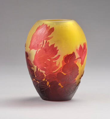 A vase “Cyclamens”, Emile Gallé, Nancy, c. 1920 - Secese a umění 20. století