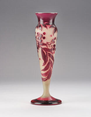 A vase with aronia berries, Emile Gallé, Nancy, c. 1920 - Jugendstil and 20th Century Arts and Crafts