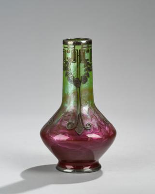 Vase mit galvanoplastischer Auflage mit Rosenkränzen und geometrischen Formationen, Johann Lötz Witwe, Klostermühle, um 1907 - Jugendstil & Angewandte Kunst des 20. Jahrhunderts