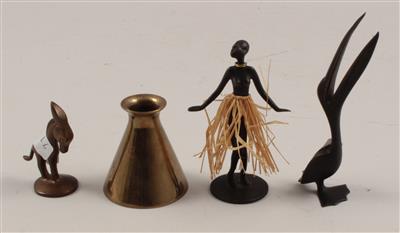 1 Schwarzafrikanerin, 1 Esel, 1 Pelikan, 1 kleine Vase, - Antiquitäten