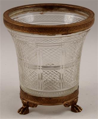 Vase mit GelbmetallMontierung, - Antiques