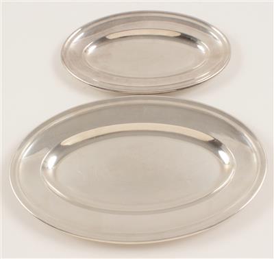 2 ovale Platten, - Antiquitäten