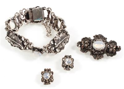 Armband, Brosche und Paar Ohrclips, - Antiquariato