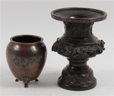 Zwei Bronze-Väschen - Antiques