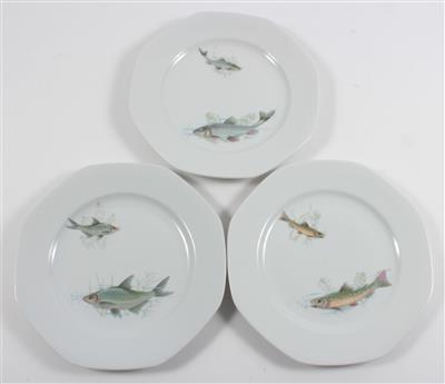 12 Fischteller, 2 ovale Platten, - Starožitnosti