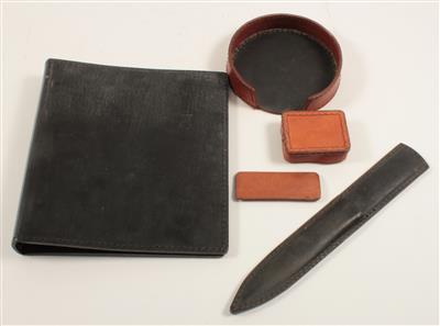 Carl Auböck-1 Münzalbum, 1 Brieföffneretui, 1 Zettelbox, 1 Hornkamm mit Etui, 1 Spielkartenbox, - Antiques