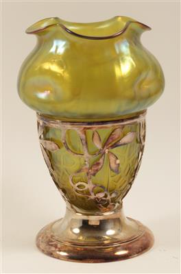 Vase in versilberter Metallfassung, - Starožitnosti