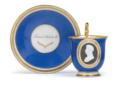 Friedrich Wilhelm III. Büste auf Tasse mit Untertasse, - Antiques