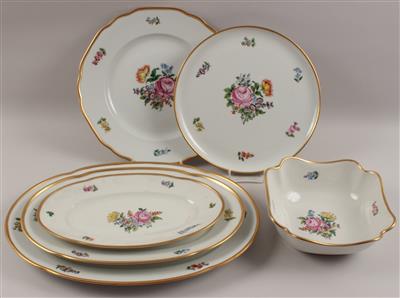 3 ovale Platten, 1 runde Platte, 1 eckige Schüssel, 1 Tortenplatte, - Antiquitäten