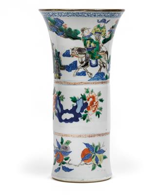 Wucai Vase - Antiques