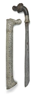 Indonesien, Sumatra, Palembang-Distrikt: Ein Schwert mit einem Griff in Form eines Makara-Kopfes. - Antiquitäten