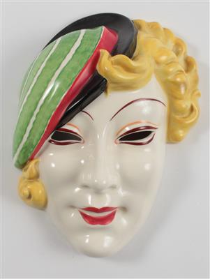 Frauenkopf-Wandmaske mit Hut, - Antiquariato