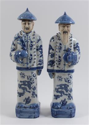 Zwei blau-weiße Figuren von Chinesen, - Antiquitäten