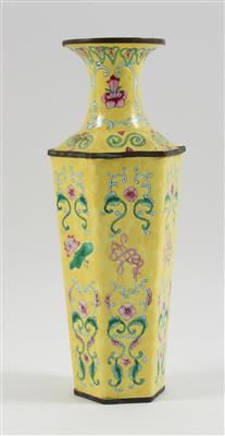 Emailvase, - Antiquariato