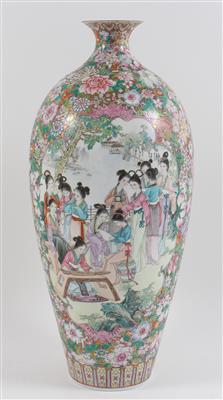 Famille rose Mille Fleurs Vase, - Starožitnosti