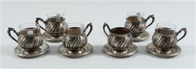 6 Silber Tassenhalterungen mit Untertassen und 5 Glaseinsätzen, - Antiques