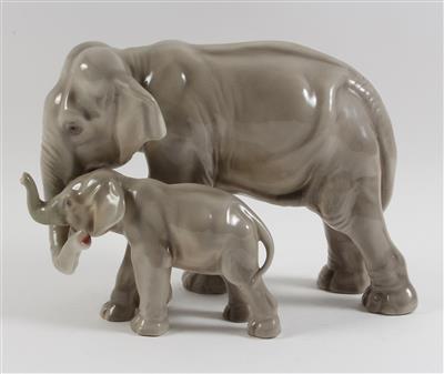 Zwei Elefanten, - Antiquitäten