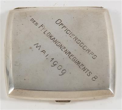 Wiener Deckeldose "Officierscorps des Feldkanonenregiments 8 Mai, 1909", - Antiques