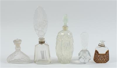 Konvolut 5 verschiedene Glasflakons mit Stöpsel, - Antiquariato