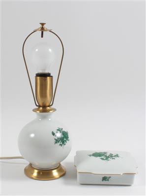 Tischlampe und 1 Deckeldose, - Antiquariato