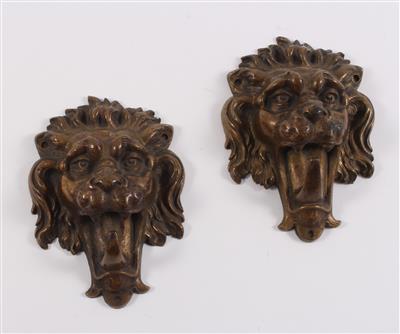 2 Löwenkopf-Wandhaken, - Antiquitäten