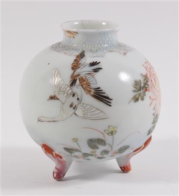 Vase auf 3 Füßen - Antiques