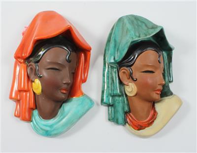 2 Wandmasken Frauenkopf mit Mantilla, Fa. Goldscheider - Antiques