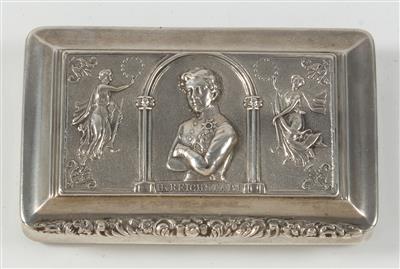 Silber Deckeldose mit hochreliefiertem Porträt des Herzog von Reichstadt, Sohn von Napoleon I., - Antiquariato