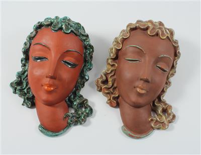 2 Wandmasken Frauenköpfe, Fa. Keramos, - Antiquitäten