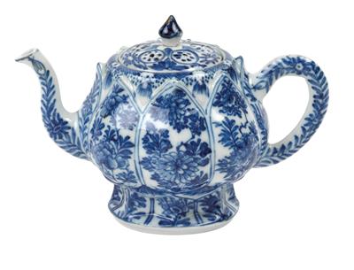 Blaue-weiße Teekanne - Antiquitäten