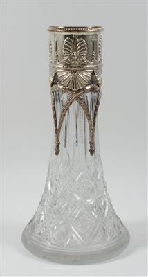 Vase mit Metall versilberter Montierung, - Letní aukce