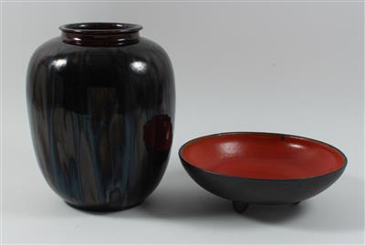 Vase, Schale auf drei Füßen - Letní aukce