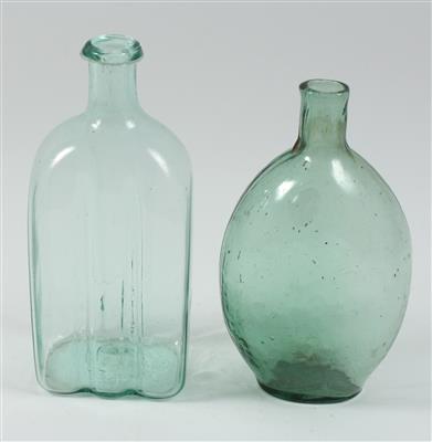 Zwei grüne Waldglasflaschen, - Letní aukce