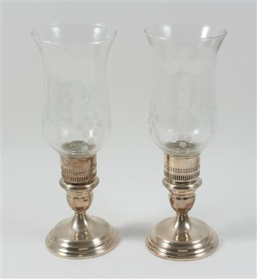 Paar Silber Kerenleuchter mit Glasschirm, - Sommerauktion - Antiquitäten