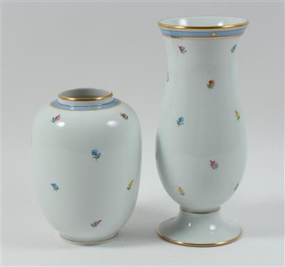 1 bauchige Vase Höhe 16 cm, - Antiquariato