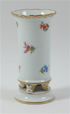Becher-vase mit Sockel, - Antiquariato