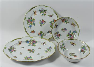 1 ovale, 1 runde Platte, 2 Schüsseln, - Antiques