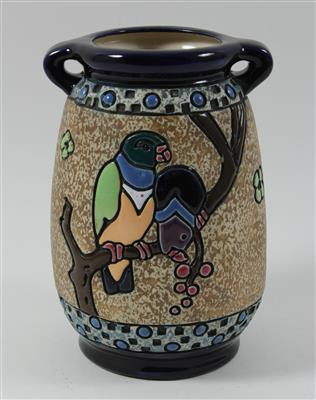 Jugendstil-Vase mit zwei Henkeln, - Antiquariato