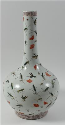 Vase mit Insekten und Schmetterlingen, - Starožitnosti