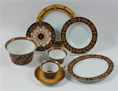 Porzellan-Set für 2 Personen, - Antiquariato