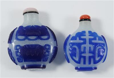 2 chinesische Glas Snuffbottles, - Starožitnosti