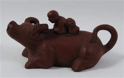 Zisha Teekanne in Form eines Wasserbüffels mit Knaben, Yixing, 20. Jh. - Antiques
