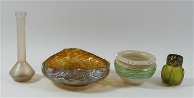 3 diverse Vasen und eine Schale, - Antiques