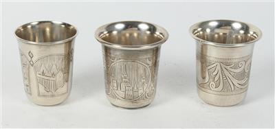 3 verschiedene russische Silber Becher, - Antiques and art