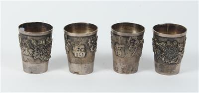 4 chinesische Silber Export Becher mit Glückssymbolen, - Saisoneröffnung - Antiquitäten
