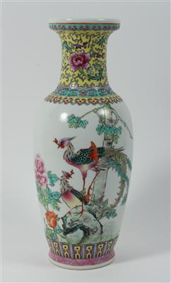 Famille rose Vase, - Antiques and art