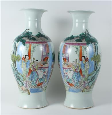 1 Paar Famille rose Vasen, - Antiques